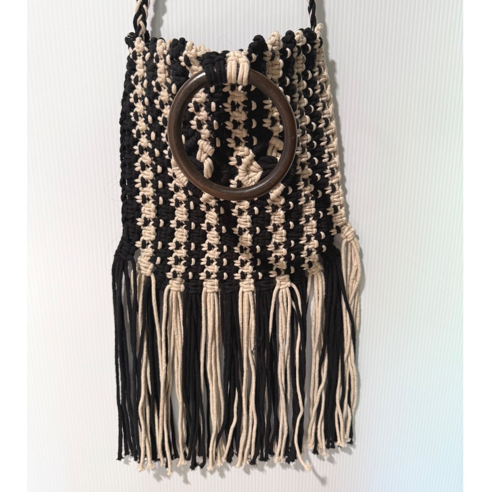 NWOT Fifth & Luxe Macrame Fringe Shoulder Bag Black Ivory Boho Wooden Ring Tote - Picture 3 of 8